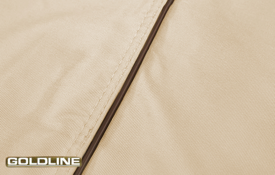 Elegant piping detail as a touch of style and extra durability.