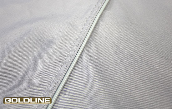 Elegant piping detail as a touch of style and extra durability.