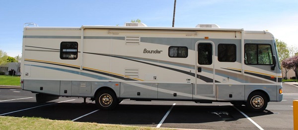 fleetwood-rv-covers-lifestyle.jpg